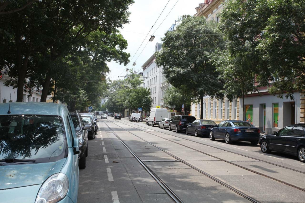 Casa Nostra - Ruhige Stadtwohnung Mit Balkon فيينا المظهر الخارجي الصورة